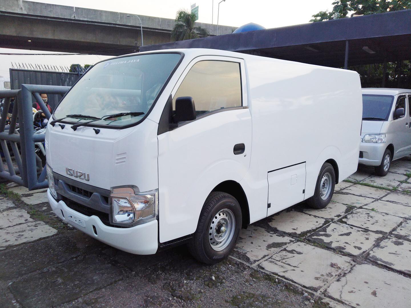 delivery truck wing box cargo box flat deck