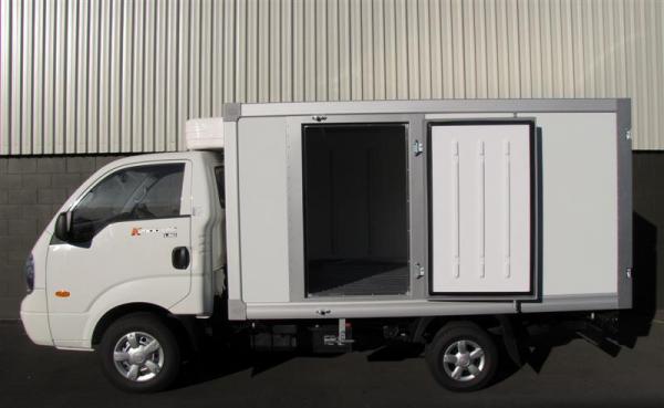 Mobil Box Pendingin Refrigerator Reefer Truck