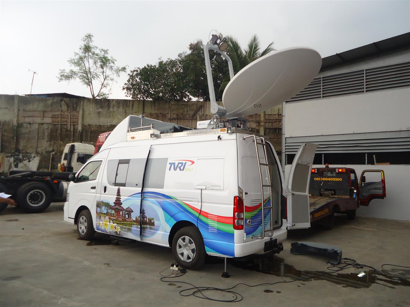 mobil sng satellite news gathering dan outdoor broadcasting ob van